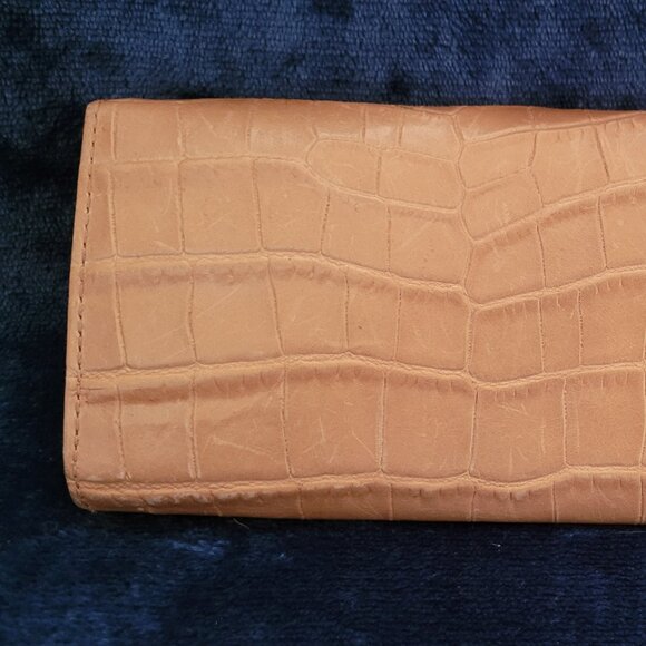 Michael Kors Croc Wallet - Picture 2 of 12